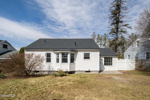 308 Kings Road, Schenectady, NY 12304