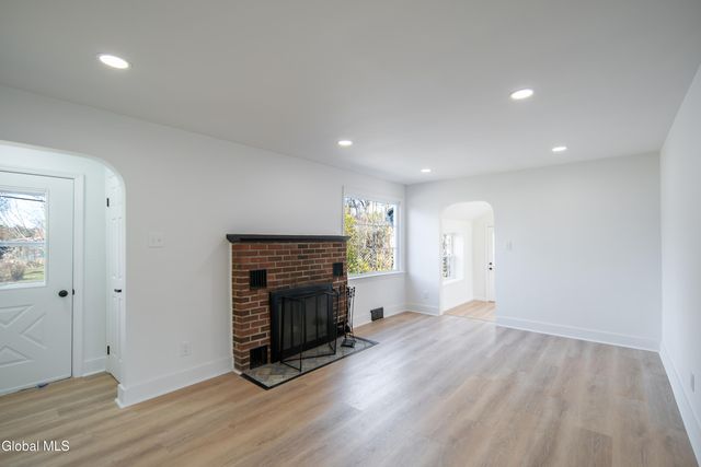 308 Kings Road, Schenectady, NY 12304