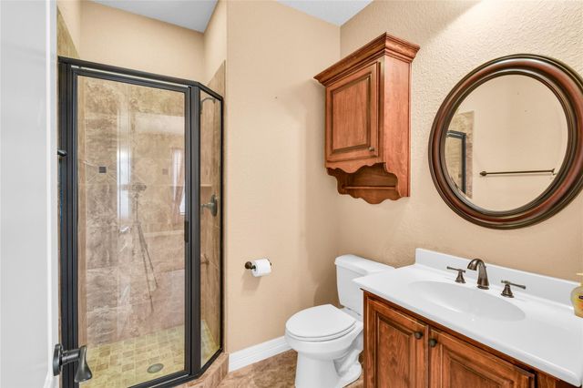 1100 Southern Oaks Drive, Angleton, TX 77515