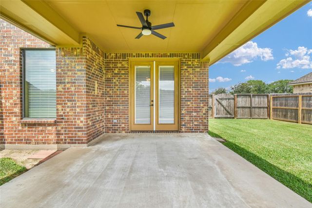 1100 Southern Oaks Drive, Angleton, TX 77515