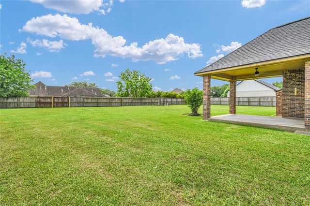 1100 Southern Oaks Drive, Angleton, TX 77515
