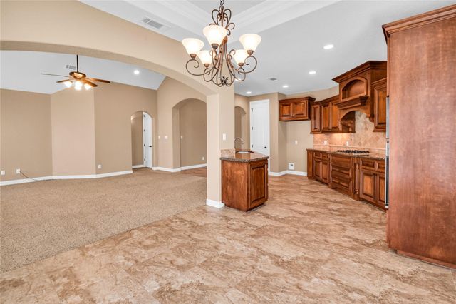 1100 Southern Oaks Drive, Angleton, TX 77515
