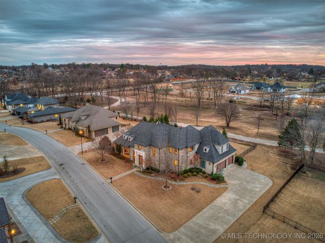 3306 W 68th Street, Tulsa, OK 74132