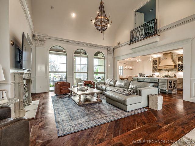 3306 W 68th Street, Tulsa, OK 74132