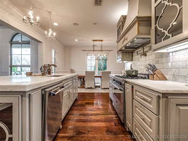 3306 W 68th Street, Tulsa, OK 74132