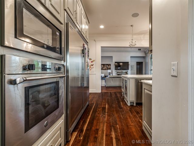 3306 W 68th Street, Tulsa, OK 74132