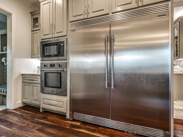 3306 W 68th Street, Tulsa, OK 74132