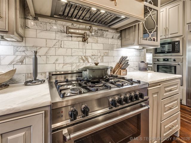 3306 W 68th Street, Tulsa, OK 74132