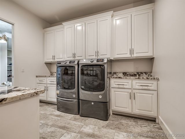 3306 W 68th Street, Tulsa, OK 74132