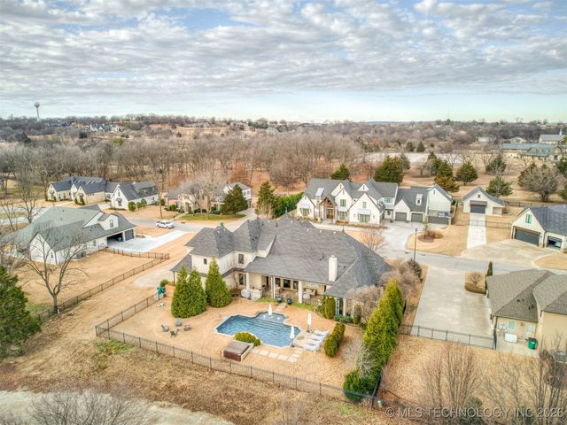 3306 W 68th Street, Tulsa, OK 74132