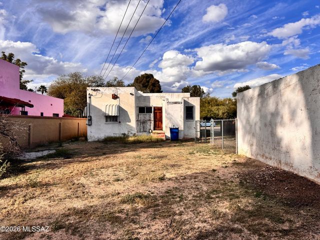 2328 E Hawthorne Street, Tucson, AZ 85719