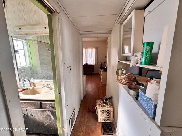 2328 E Hawthorne Street, Tucson, AZ 85719