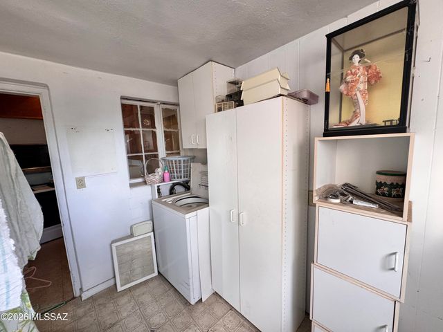 2328 E Hawthorne Street, Tucson, AZ 85719