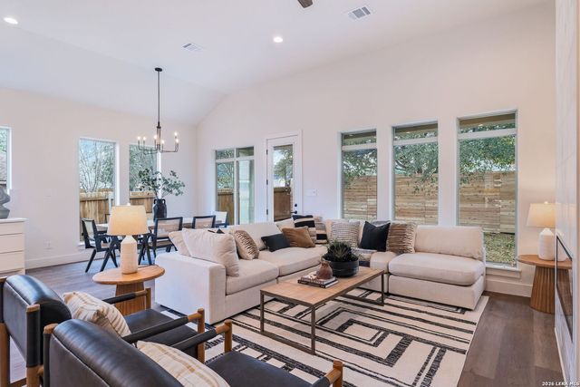 1751 Oakmont Cir, New Braunfels, TX 78132