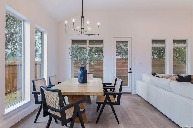 1751 Oakmont Cir, New Braunfels, TX 78132