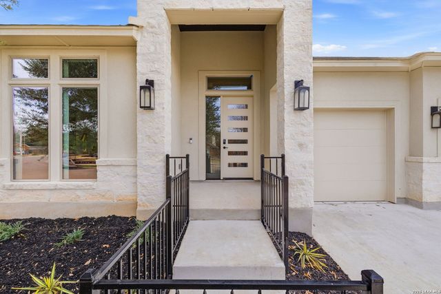 1751 Oakmont Cir, New Braunfels, TX 78132