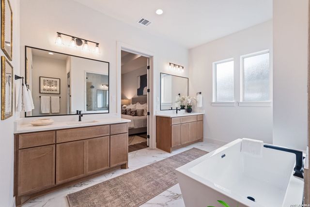 1751 Oakmont Cir, New Braunfels, TX 78132