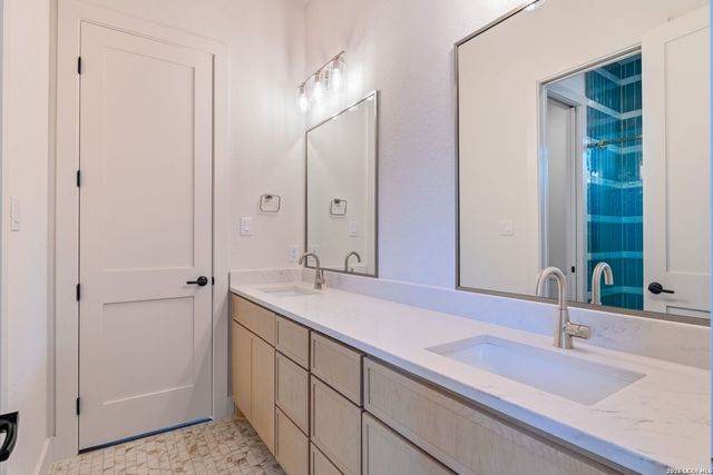 1751 Oakmont Cir, New Braunfels, TX 78132