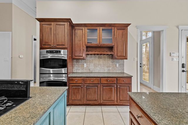 126 Calais Drive, Maumelle, AR 72113