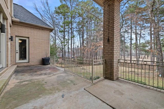 126 Calais Drive, Maumelle, AR 72113