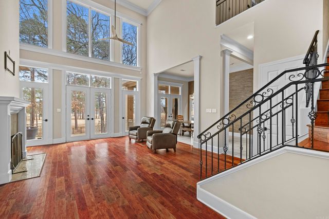 126 Calais Drive, Maumelle, AR 72113