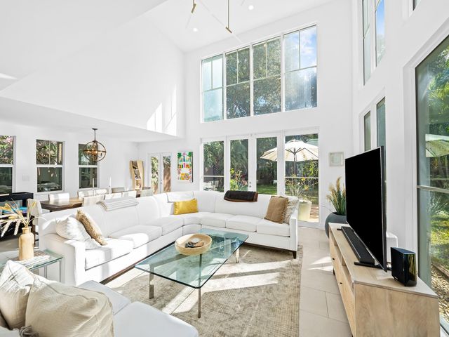 304 Seminole Avenue, Fort Lauderdale, FL 33312