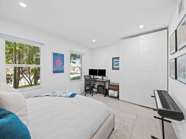 304 Seminole Avenue, Fort Lauderdale, FL 33312