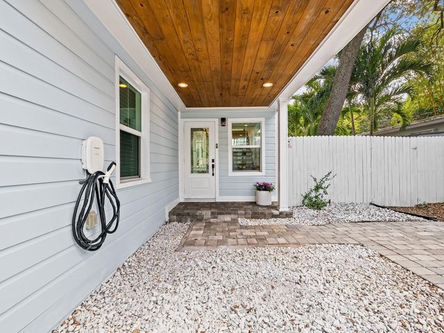 304 Seminole Avenue, Fort Lauderdale, FL 33312