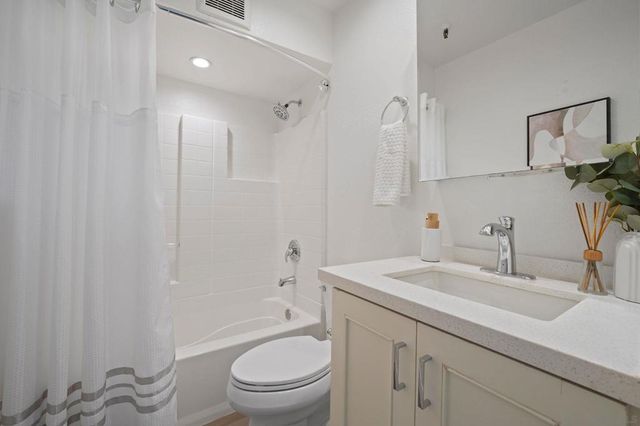 4730 Noyes ST 106, San Diego, CA 92109