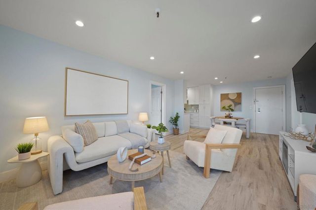 4730 Noyes ST 106, San Diego, CA 92109