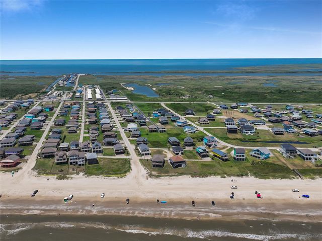 980 Copacabana Drive, Crystal Beach, TX 77650