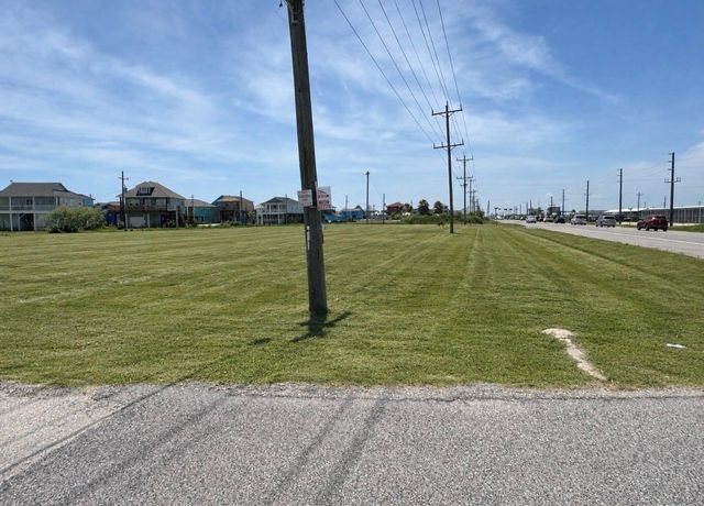 980 Copacabana Drive, Crystal Beach, TX 77650