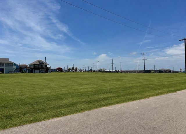 980 Copacabana Drive, Crystal Beach, TX 77650