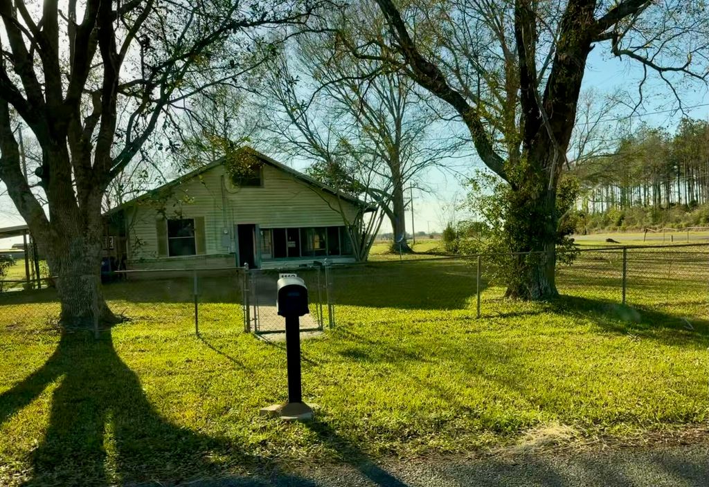 1118 Seth Cole, Deridder, LA 70634