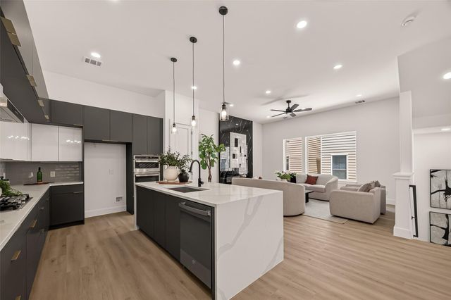 1105 Wilson St, Houston, TX 77019