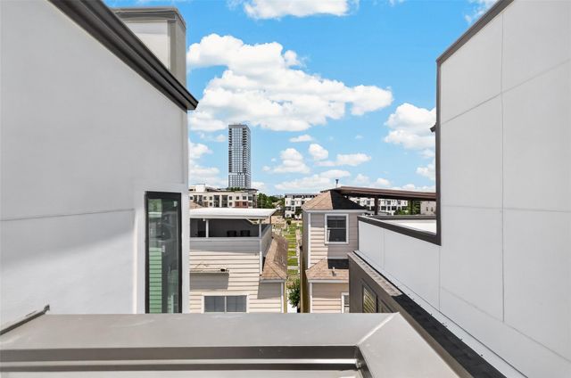 1105 Wilson St, Houston, TX 77019
