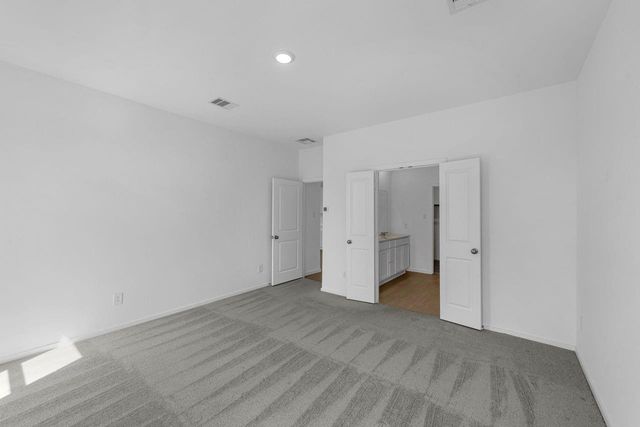 12 Robin Court, Angleton, TX 77515