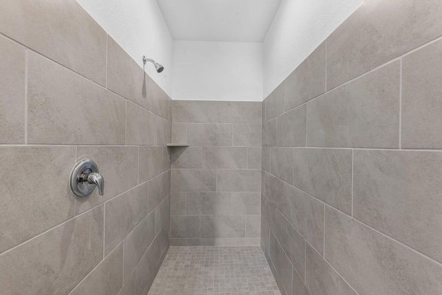 12 Robin Court, Angleton, TX 77515