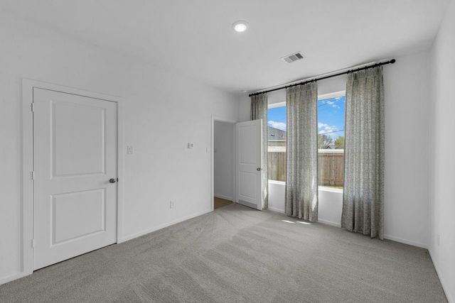 12 Robin Court, Angleton, TX 77515