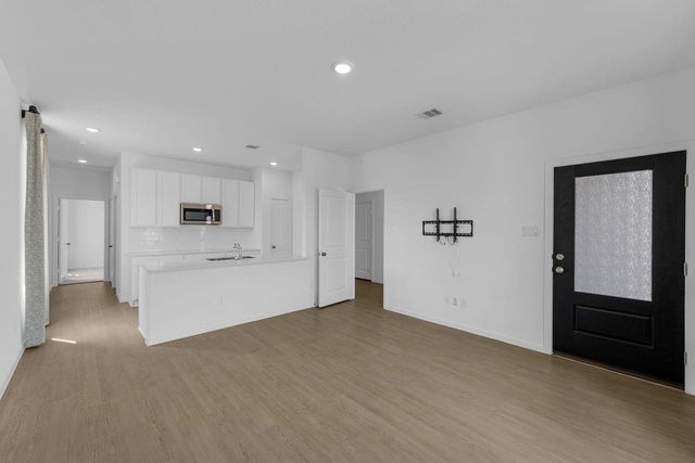 12 Robin Court, Angleton, TX 77515