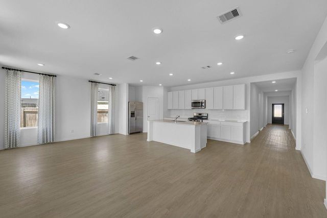 12 Robin Court, Angleton, TX 77515