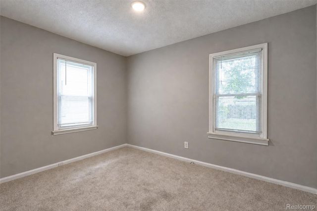 712 E Lincoln Avenue, Madison Heights, MI 48071