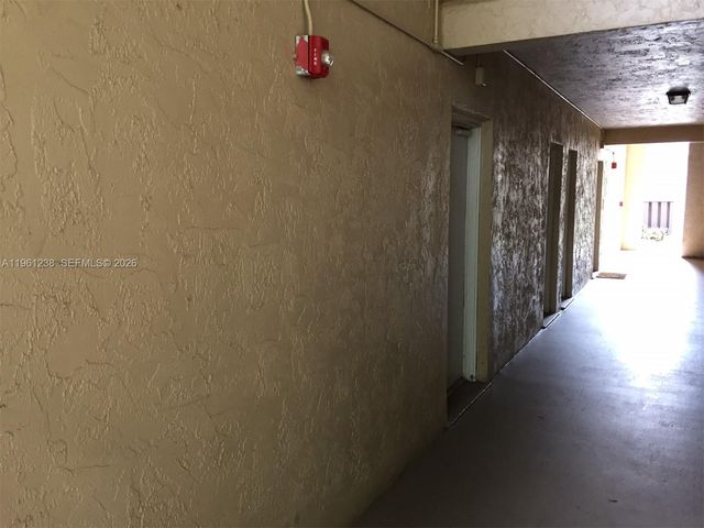 10762 N Kendall Dr I-9, Miami, FL 33176