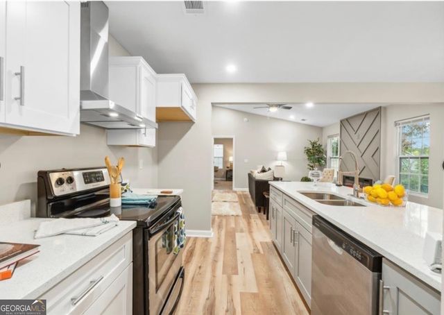 6035 Creekford Drive, Lithonia, GA 30058