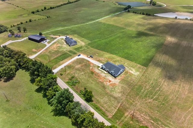 4221 Gum Springs Mountain Rd, Sparta, TN 38583