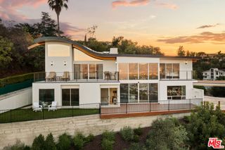 3631 Sunswept Drive, Studio City, CA 91604