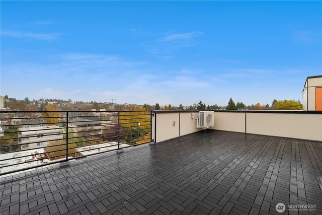 6538 D Latona Avenue NE, Seattle, WA 98115