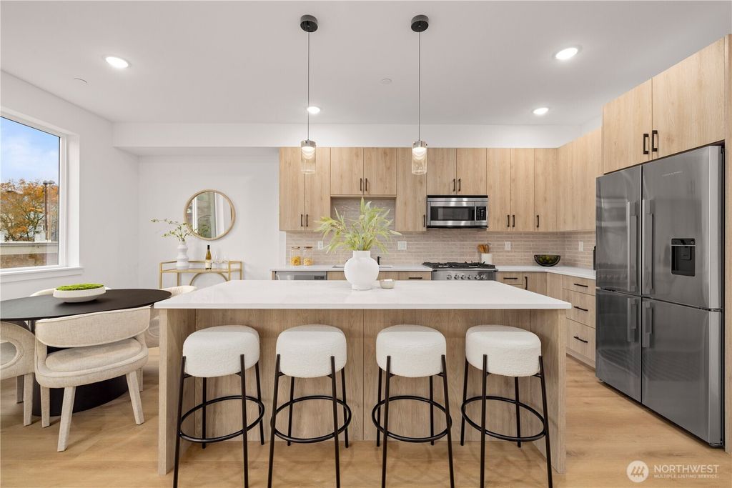 6538 D Latona Avenue NE, Seattle, WA 98115