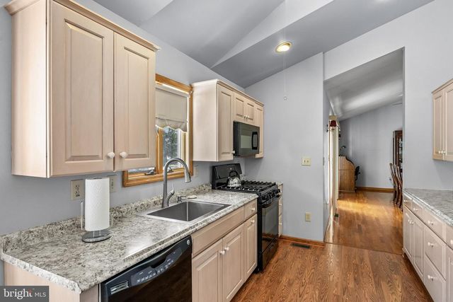 32 QUAIL DR, Beverly, NJ 08010