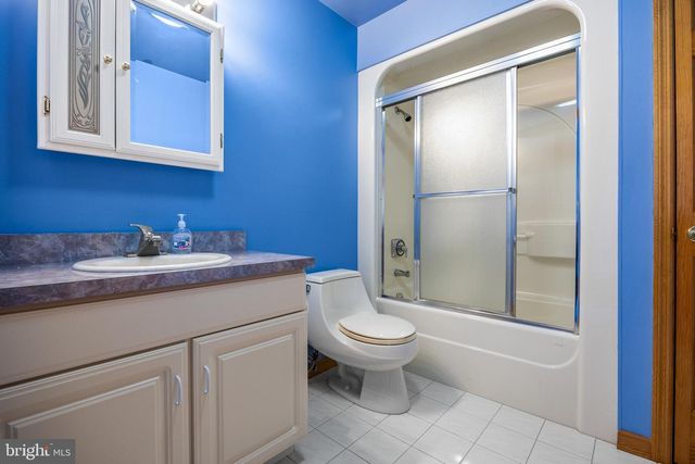 32 QUAIL DR, Beverly, NJ 08010